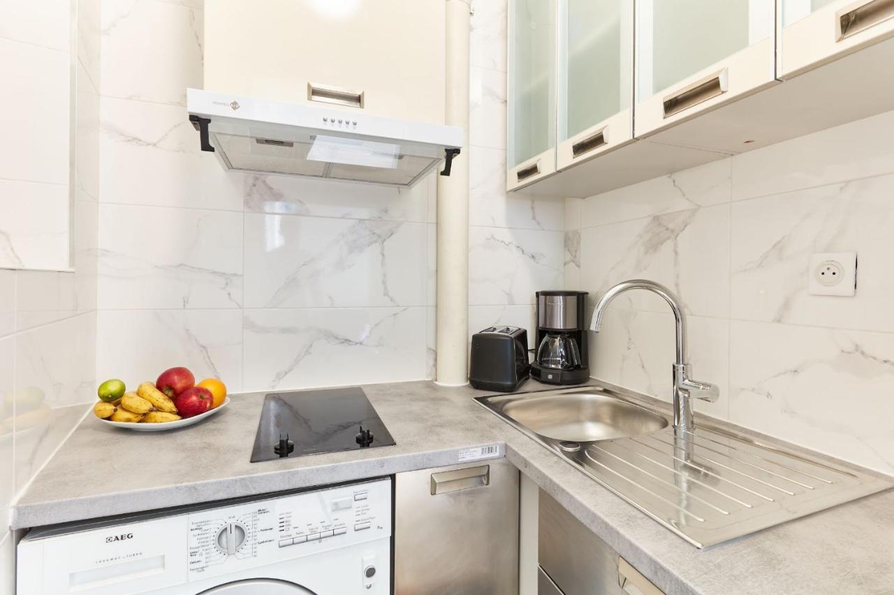 Eiffel Tower - Latin Quarter Apartment