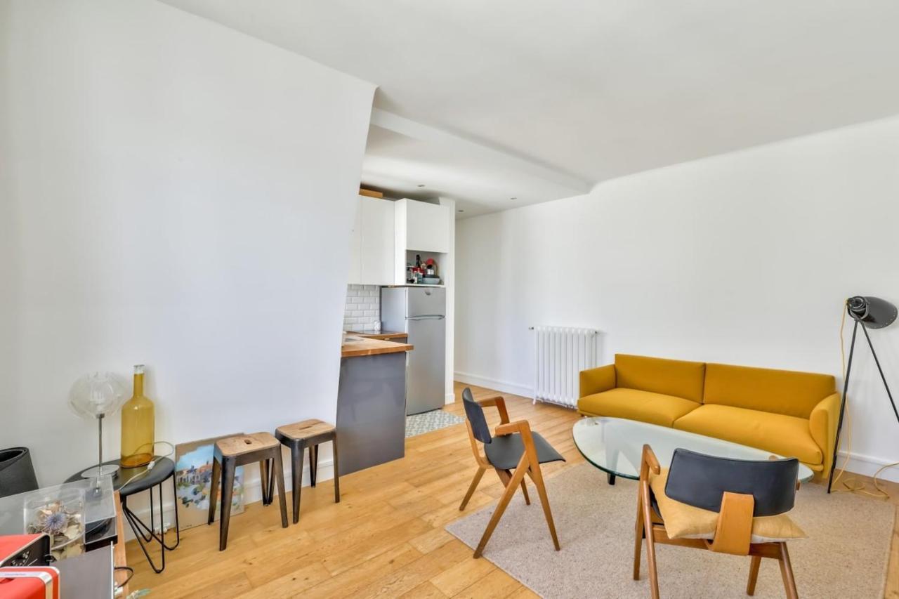 Sober For 2 People - 12e Apartment *