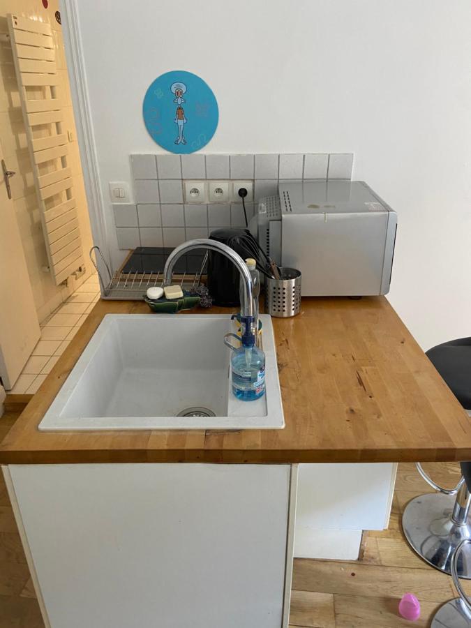 Appartement Studio Quai De Valmy Paris