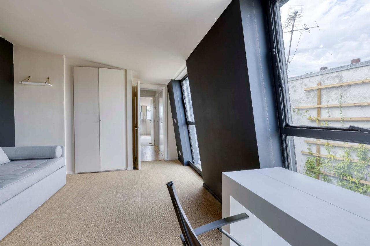 Luxury Penthouse With A/c Terrace & View-le Marais Paris