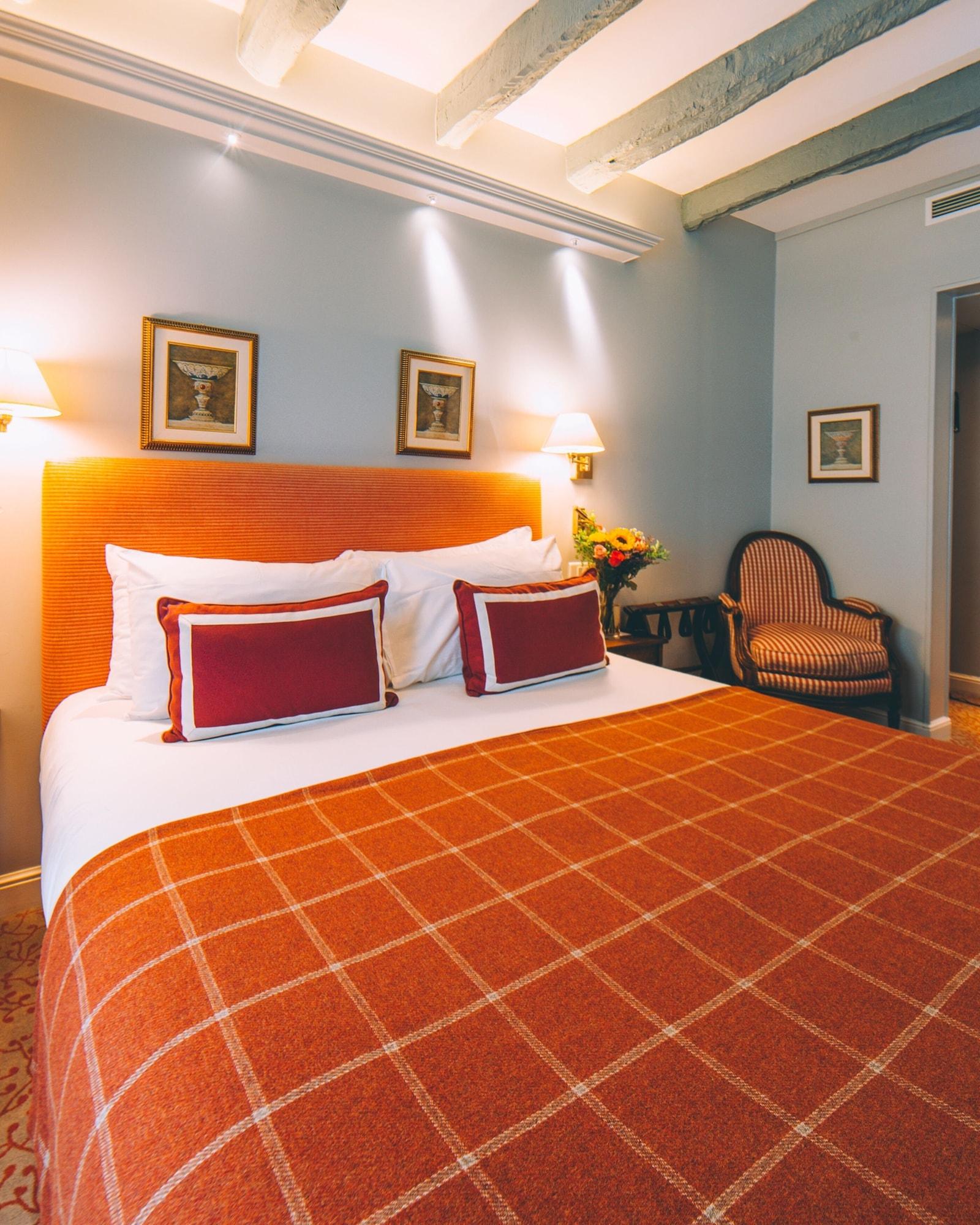 Le Relais Montmartre Hotel