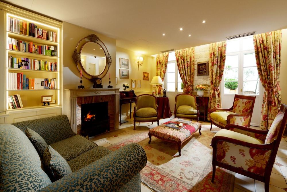 Le Relais Montmartre Hotel