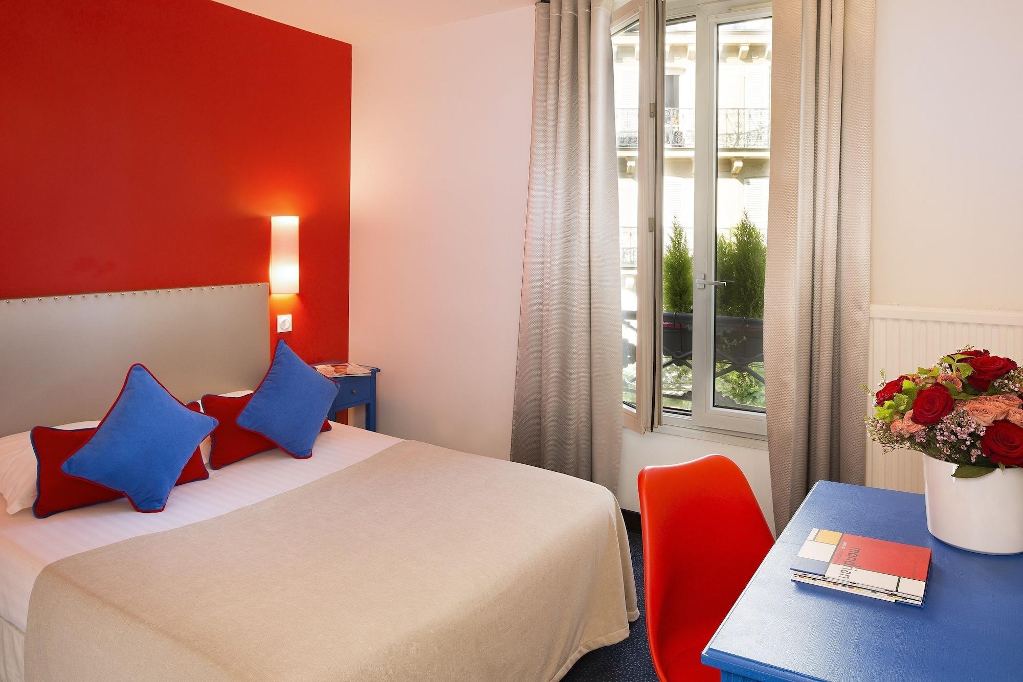Du Mont Dore Batignolles Hotel