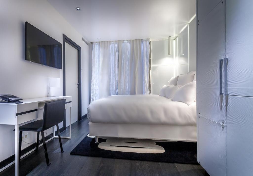 Felicien & 4* Paris
