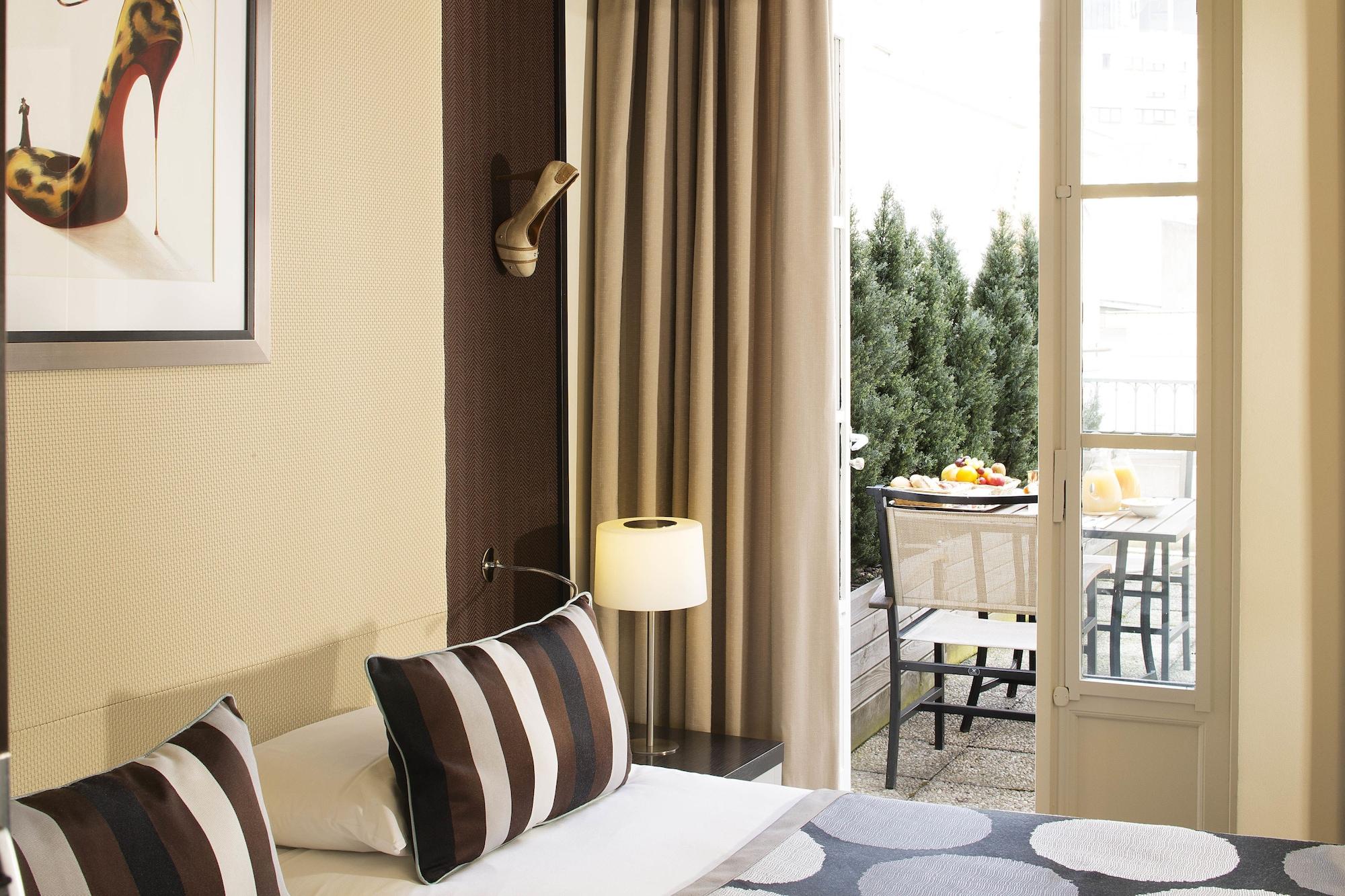 Le M Hotel 4*