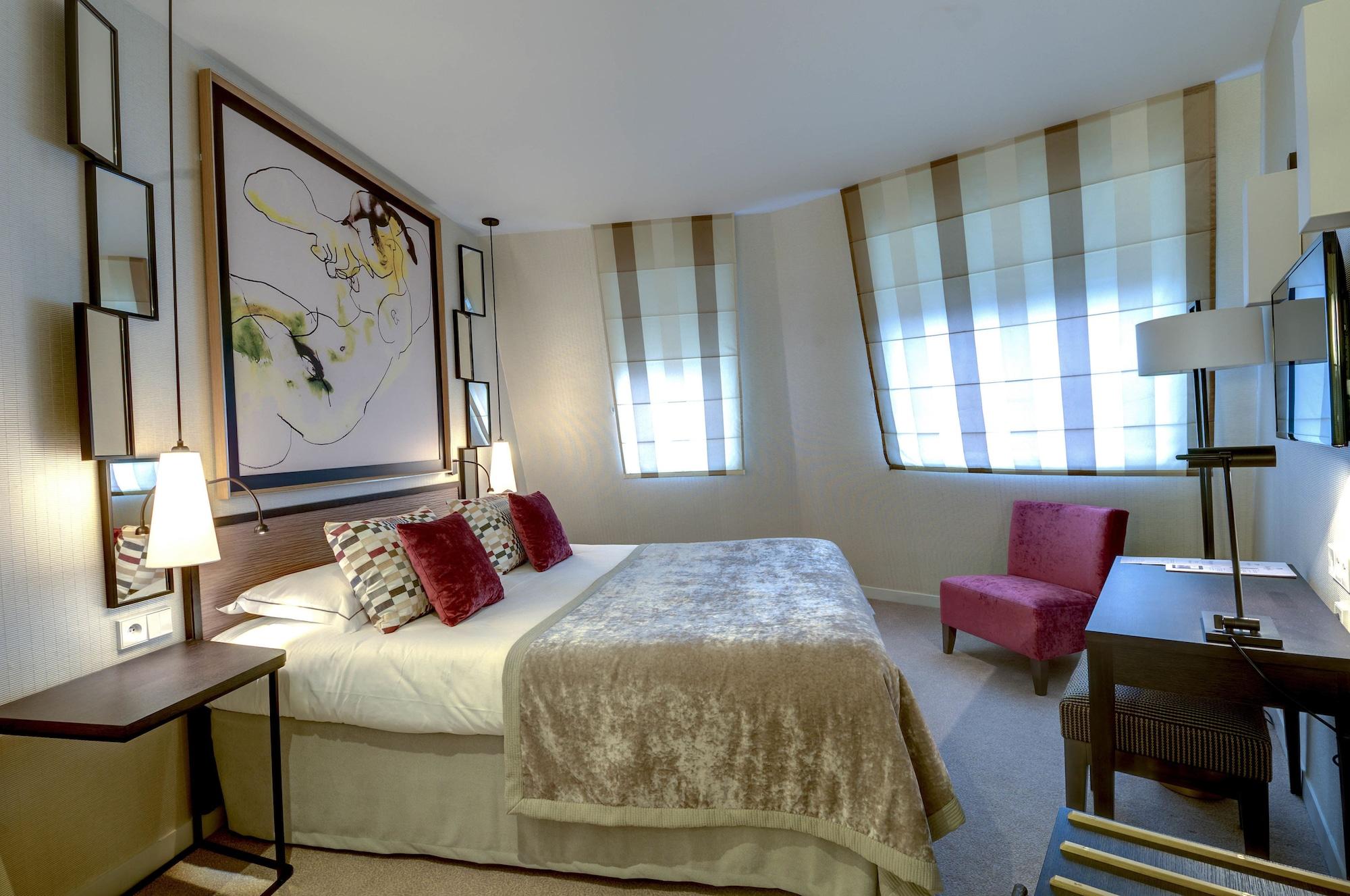 Hotel Balmoral Champs Elysées 4*