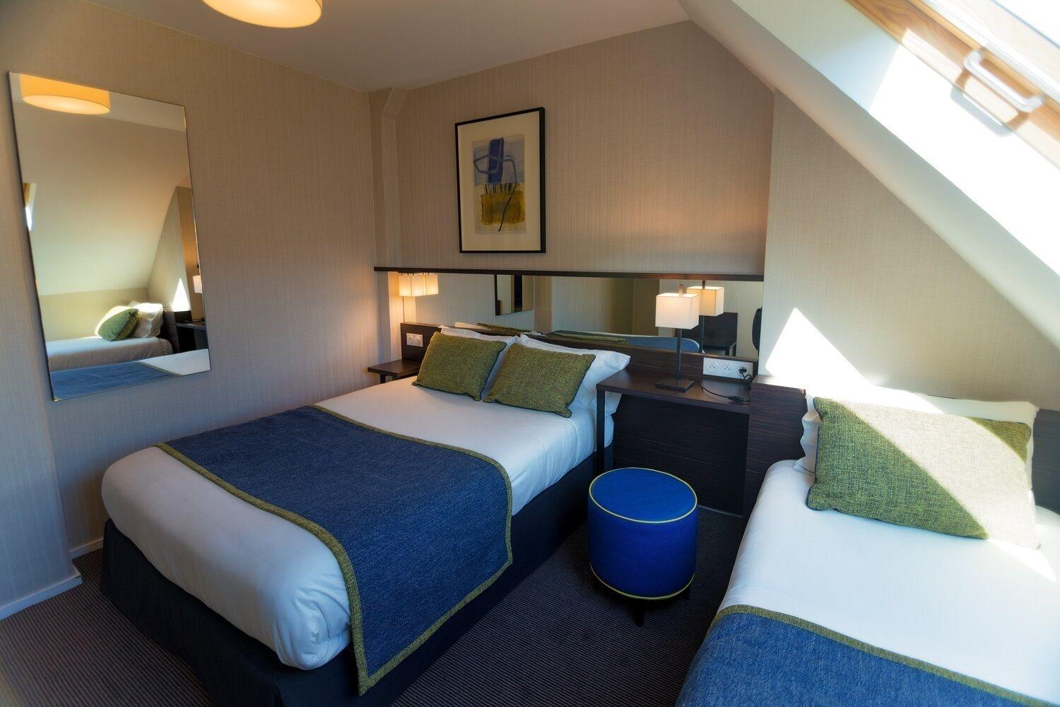 Charing Cross 3*