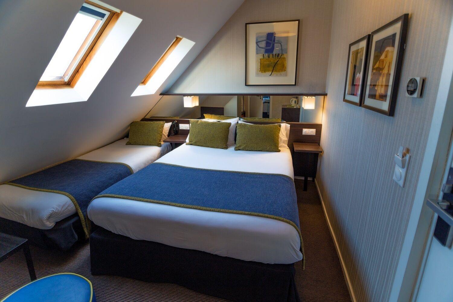 Charing Cross 3*