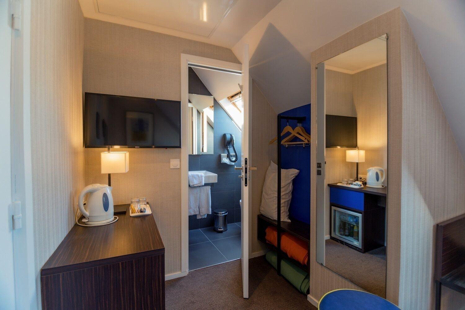 Charing Cross 3*