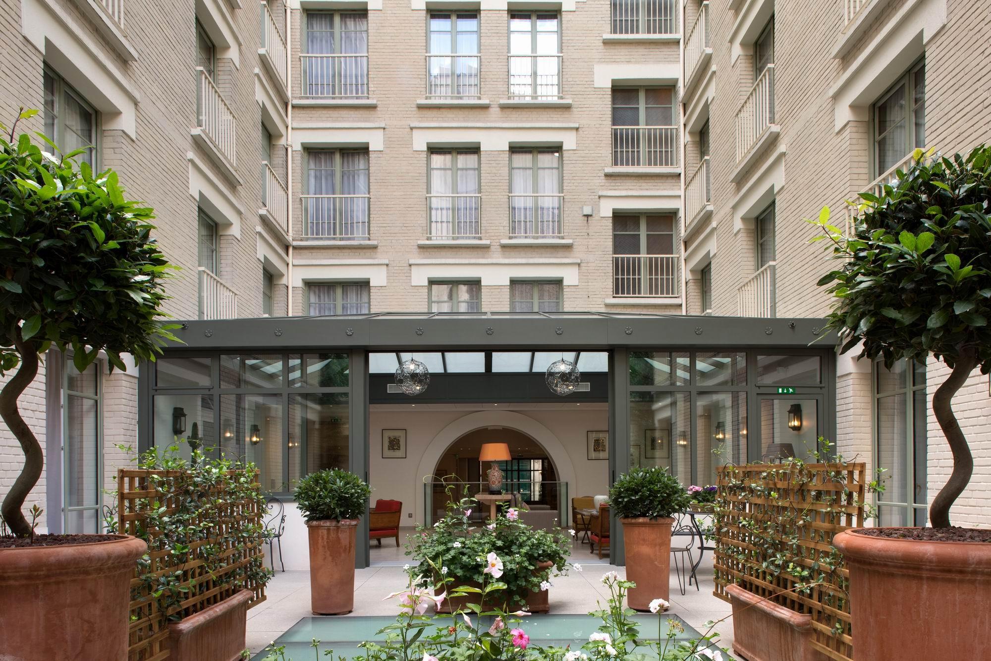 Le Littre 4* Paris