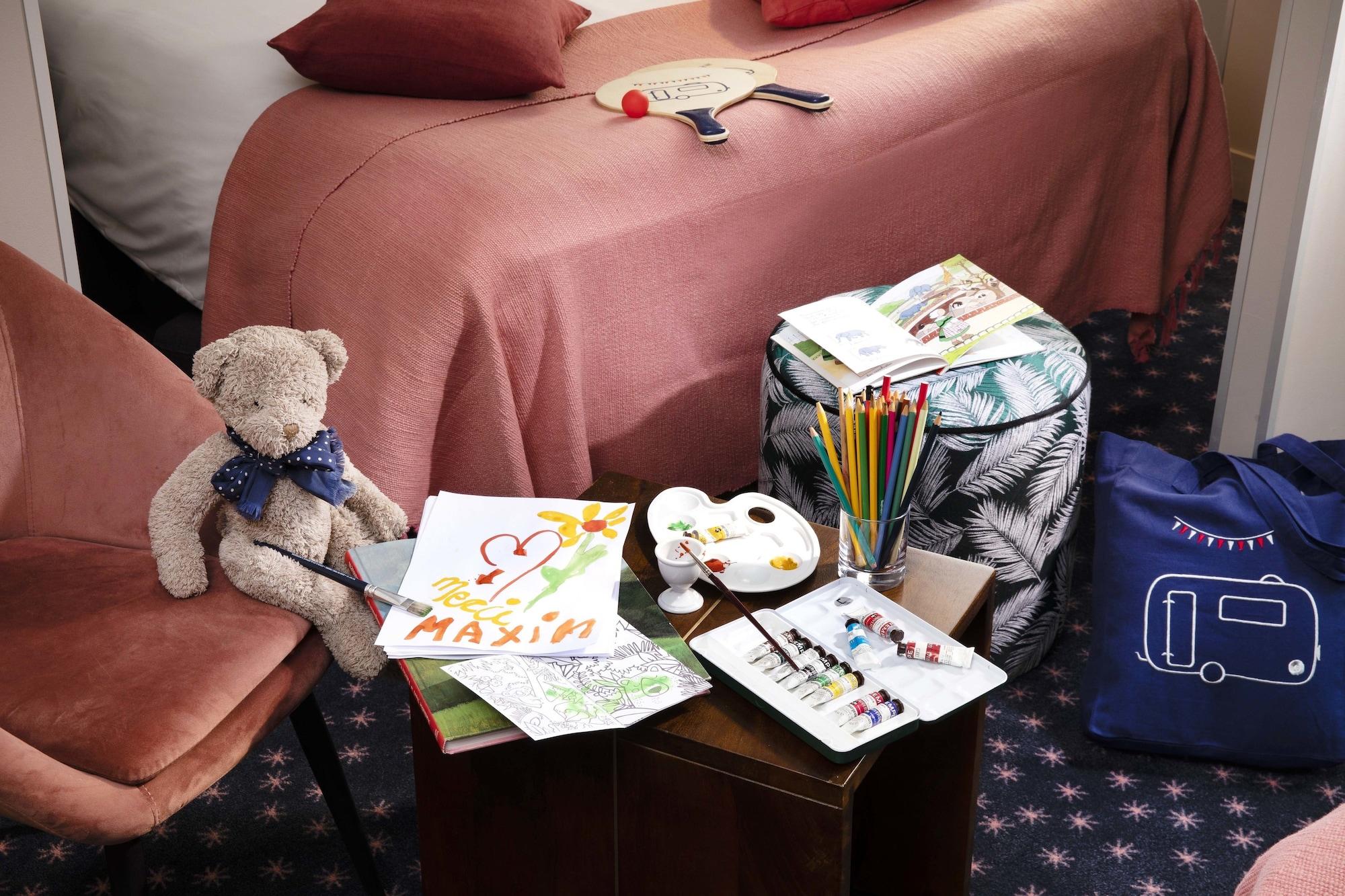 Maxim Folies Hotel