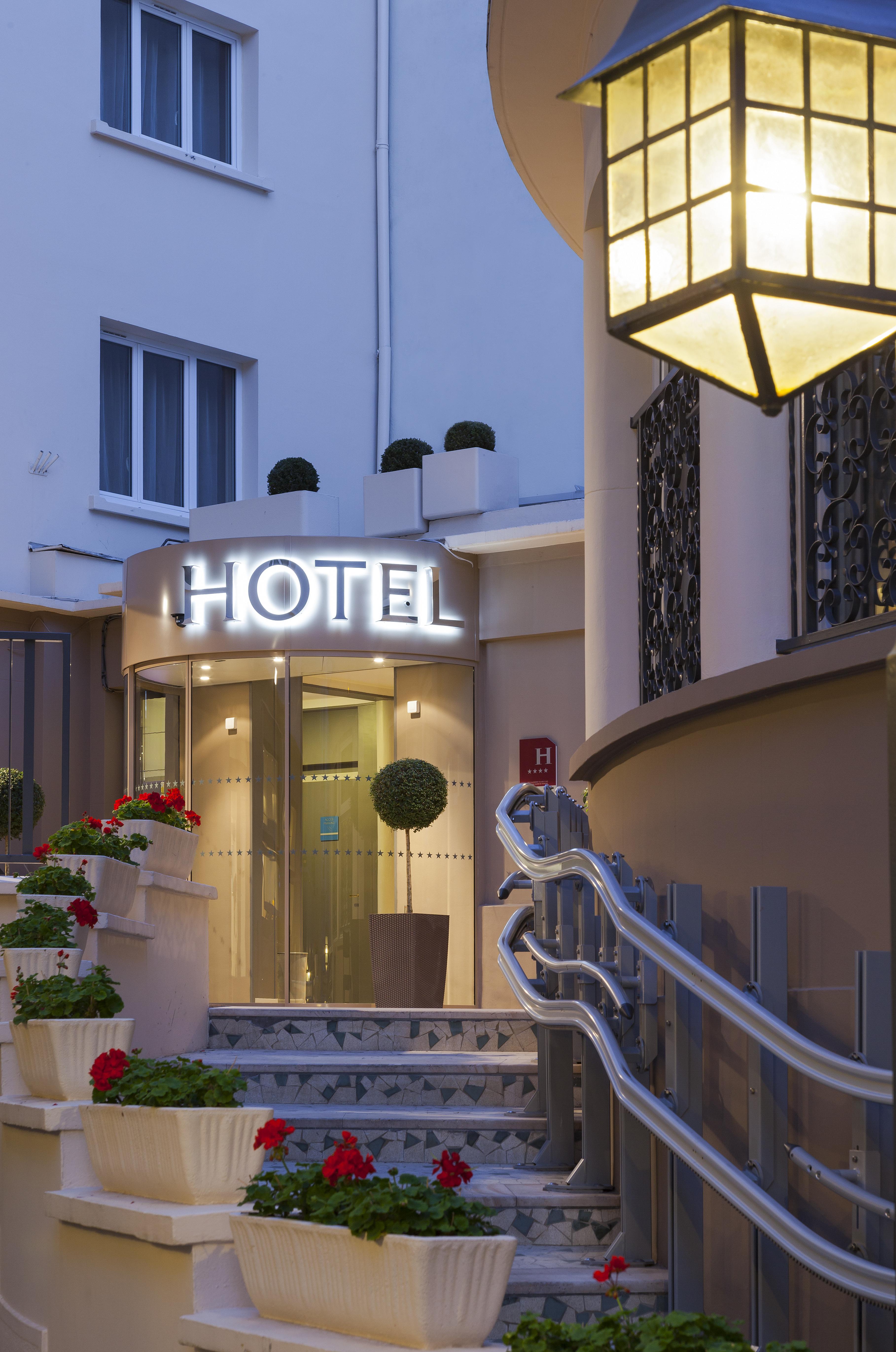 Timhotel Opéra Blanche Fontaine