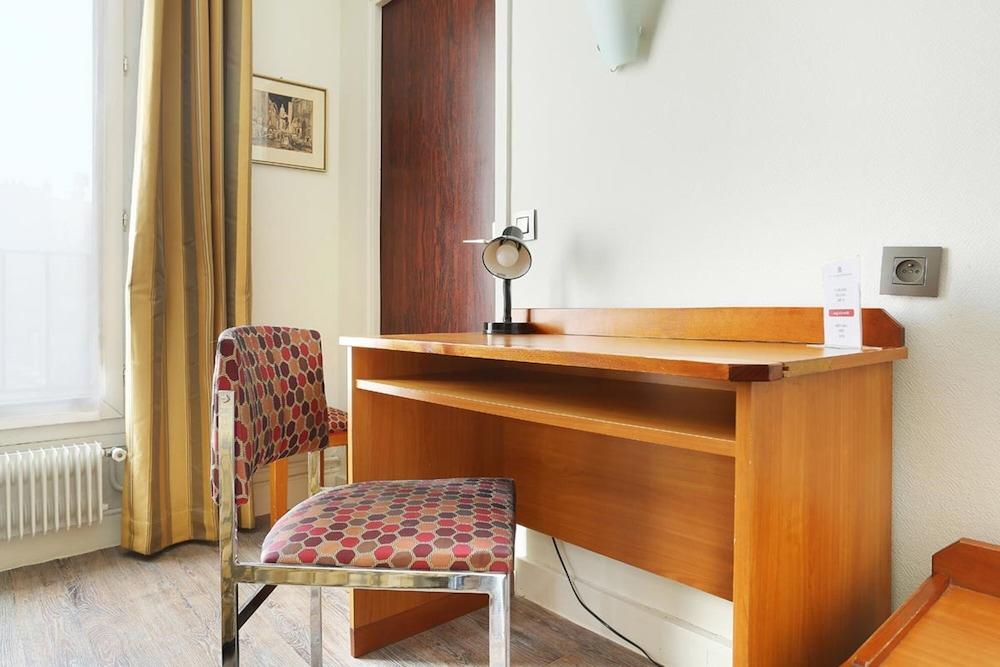 De La Boetie 4*