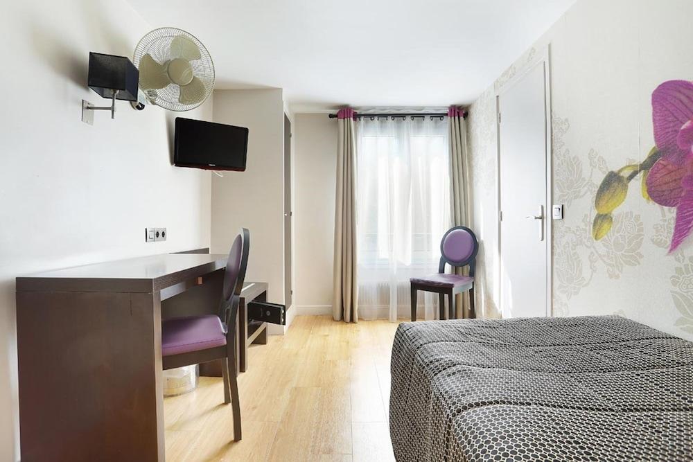 De La Boetie 4* Paris
