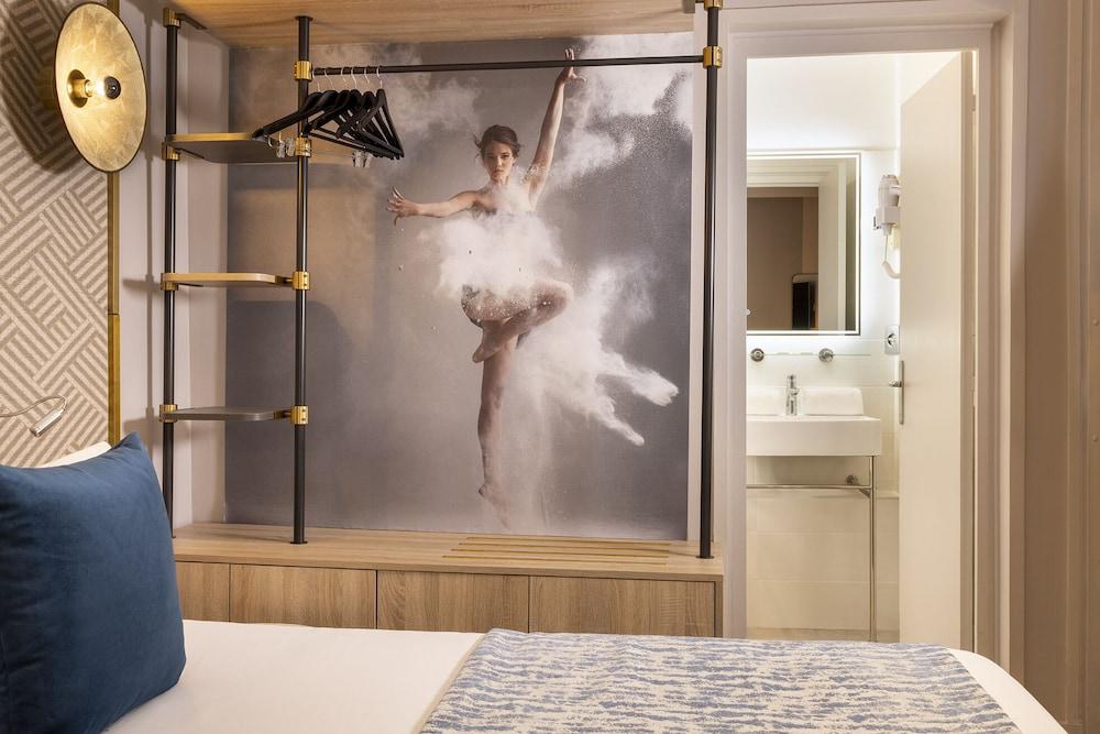 Hotel Nude Paris