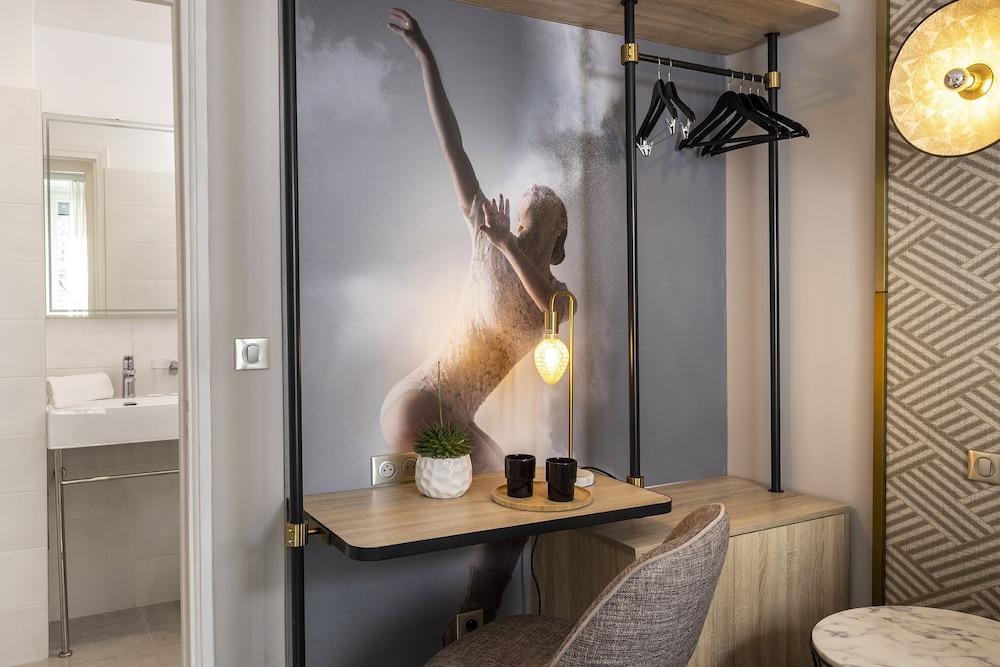 Nude 4* Paris