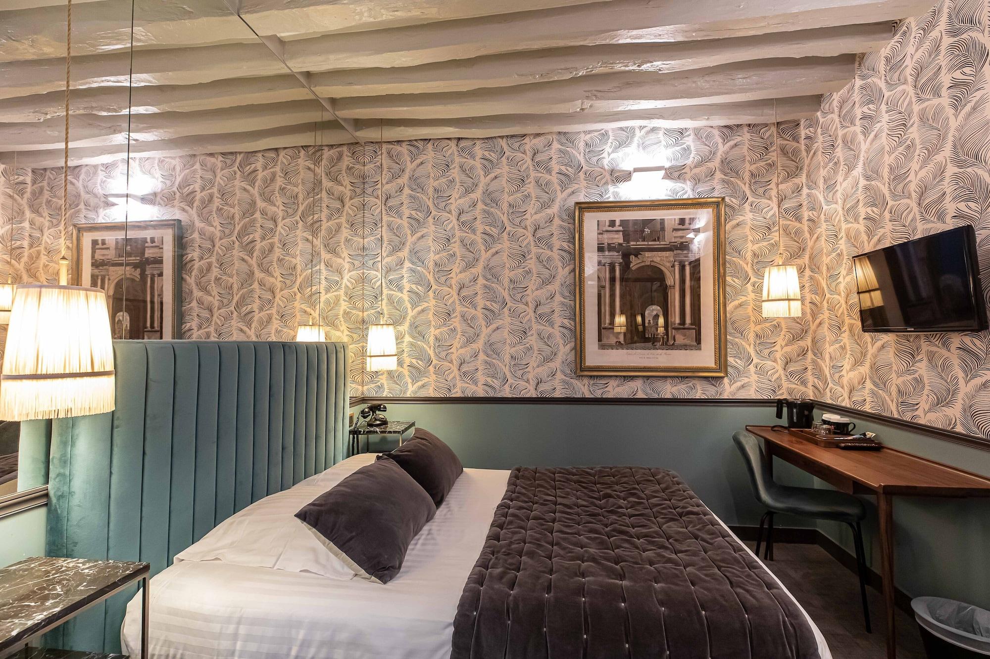 Dauphine Saint Germain Hotel 3*