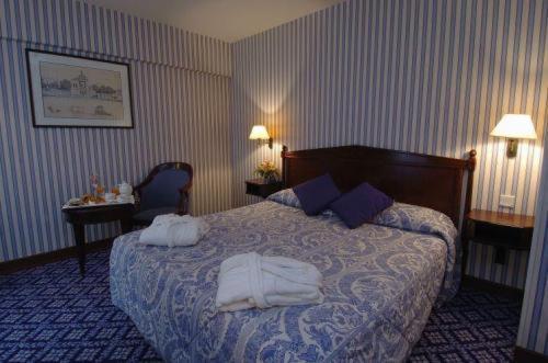 Le Pierre Hotel