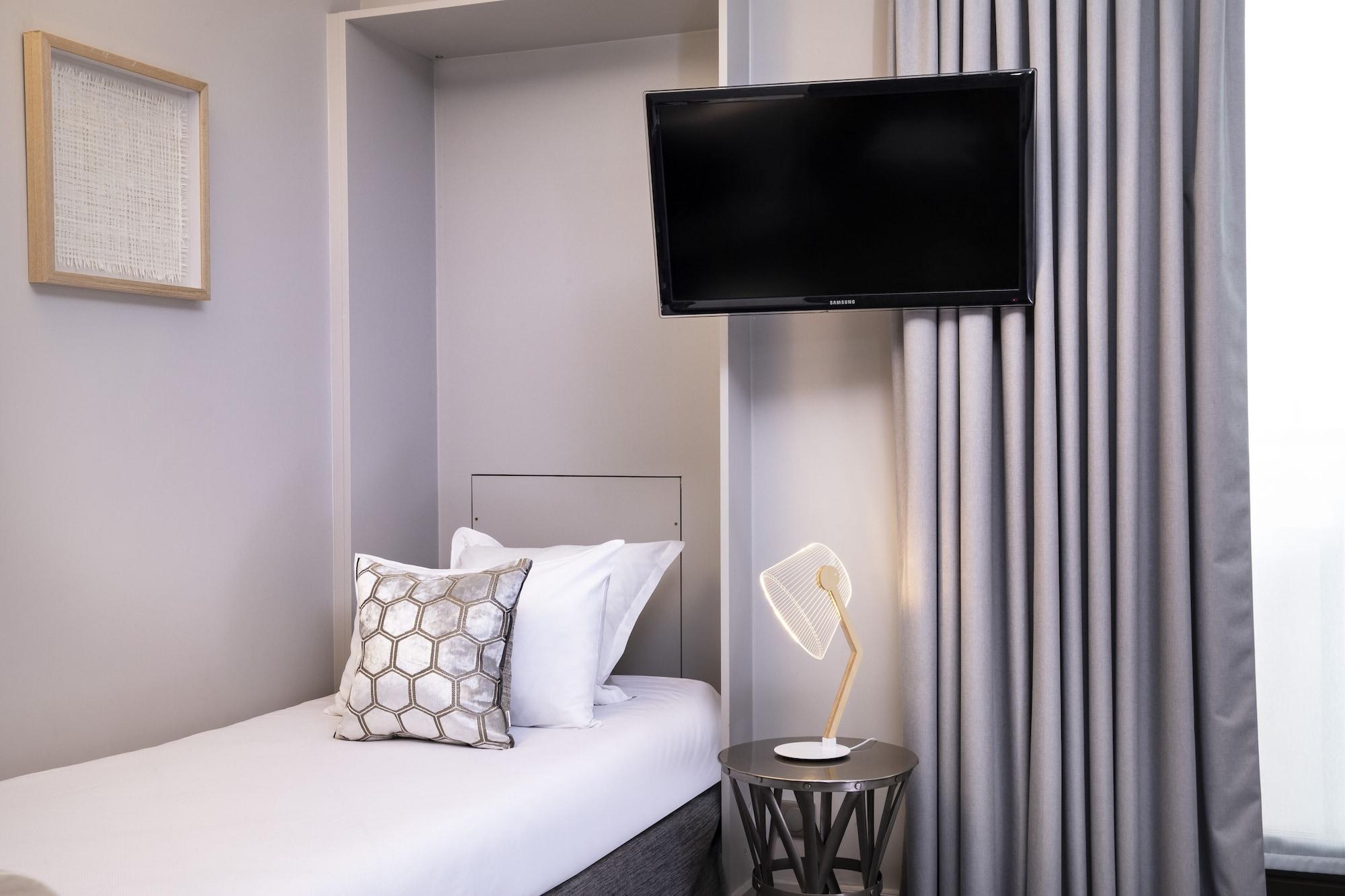 Bastille Hotel