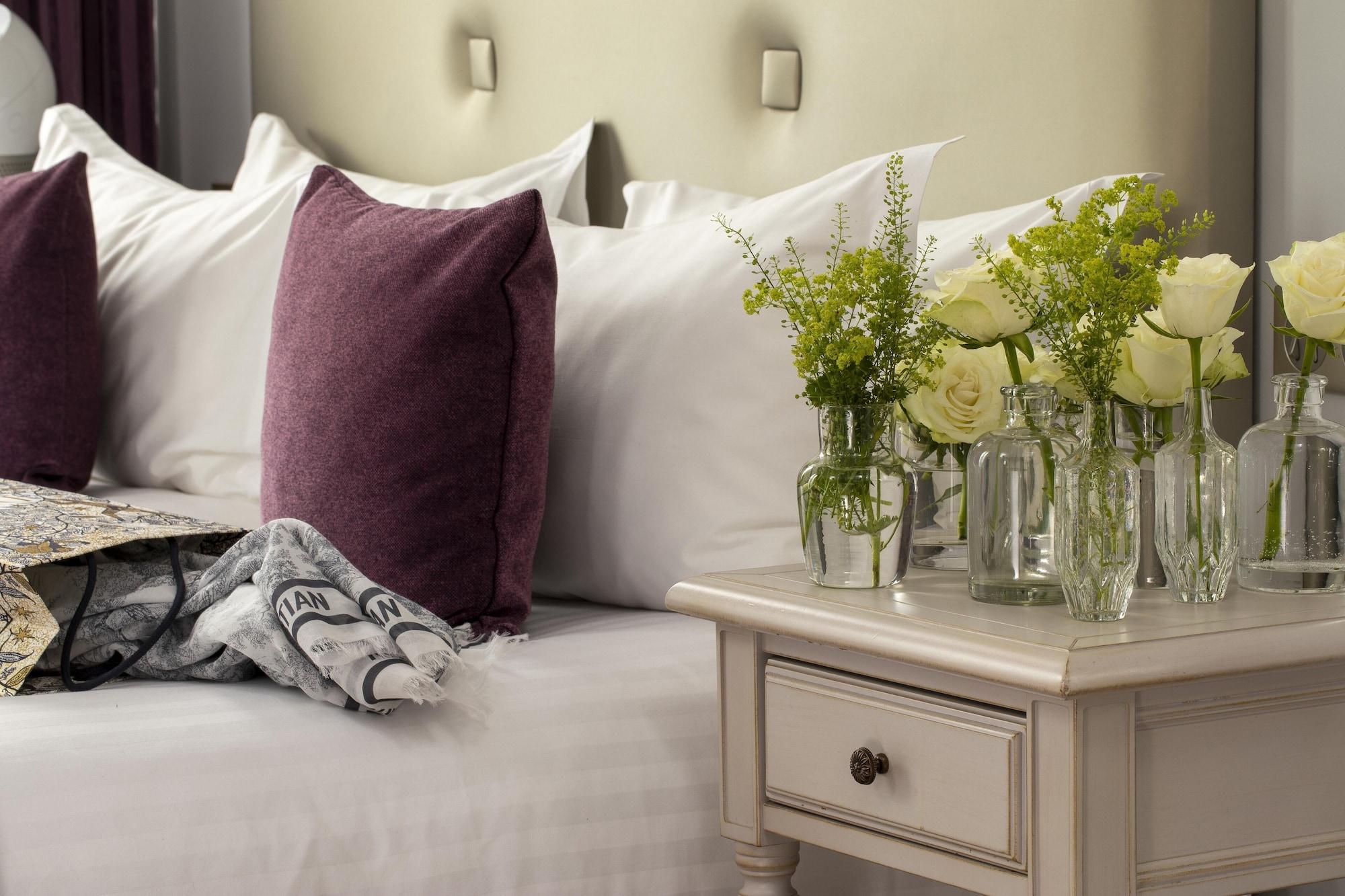 Plaza Elysees Hotel 4*