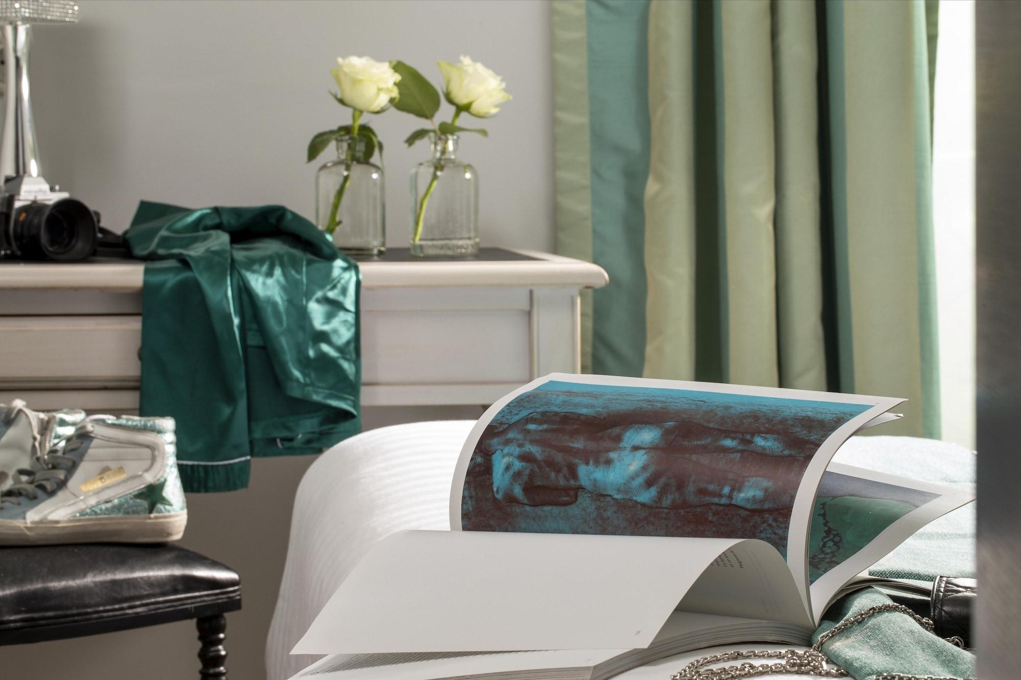 Hotel Plaza Elysees Paris