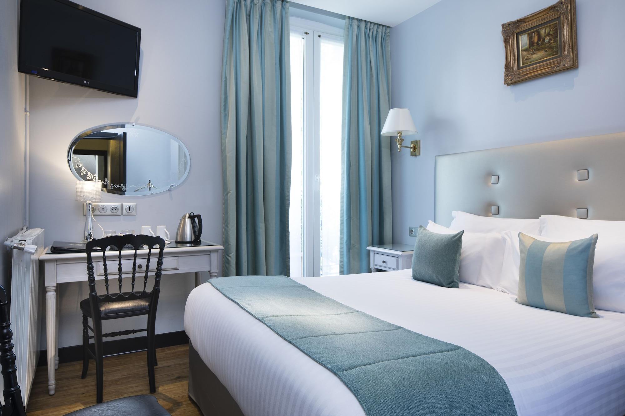 Hotel Plaza Elysees Paris
