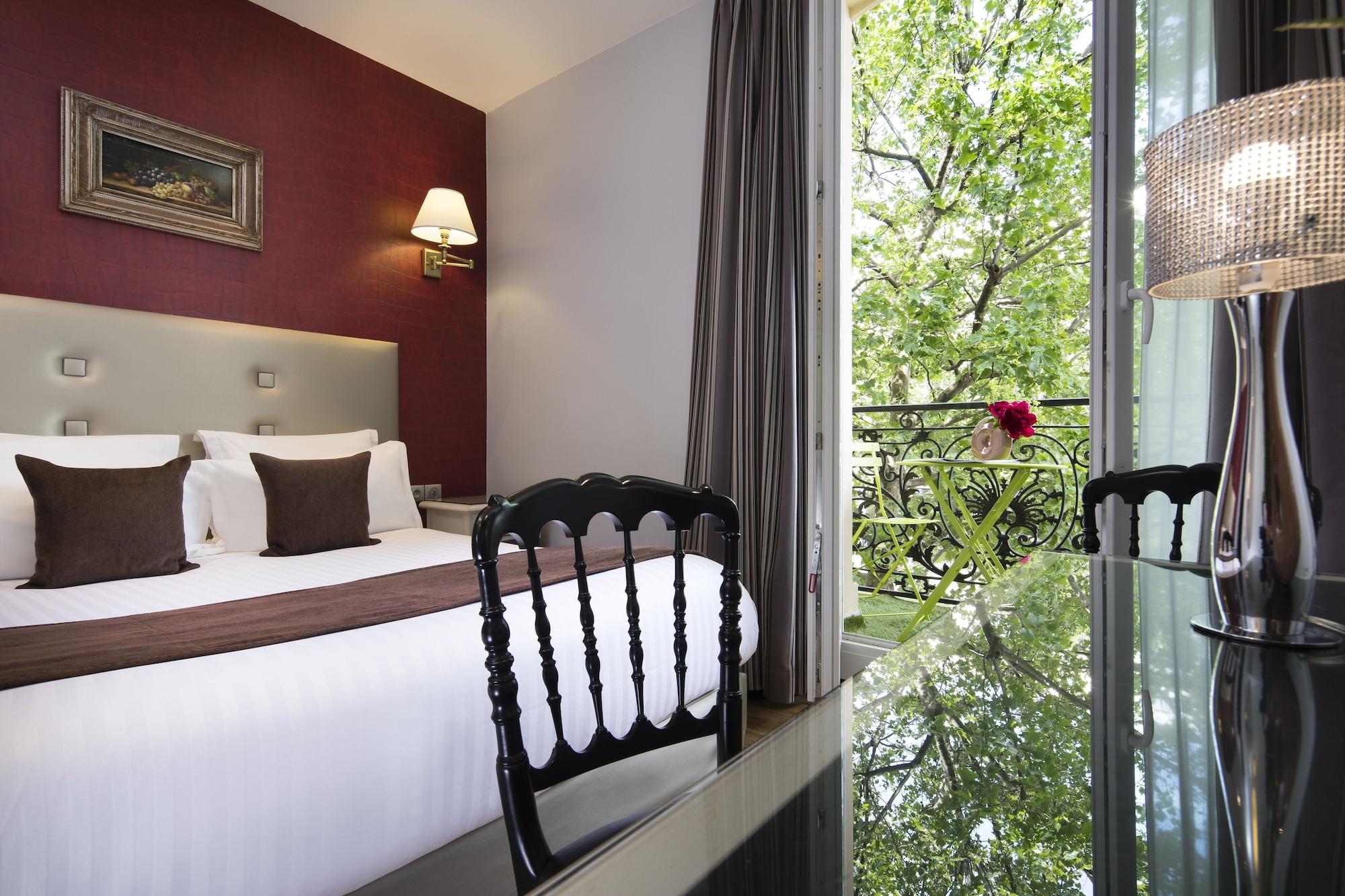 Hotel Plaza Elysees 4*
