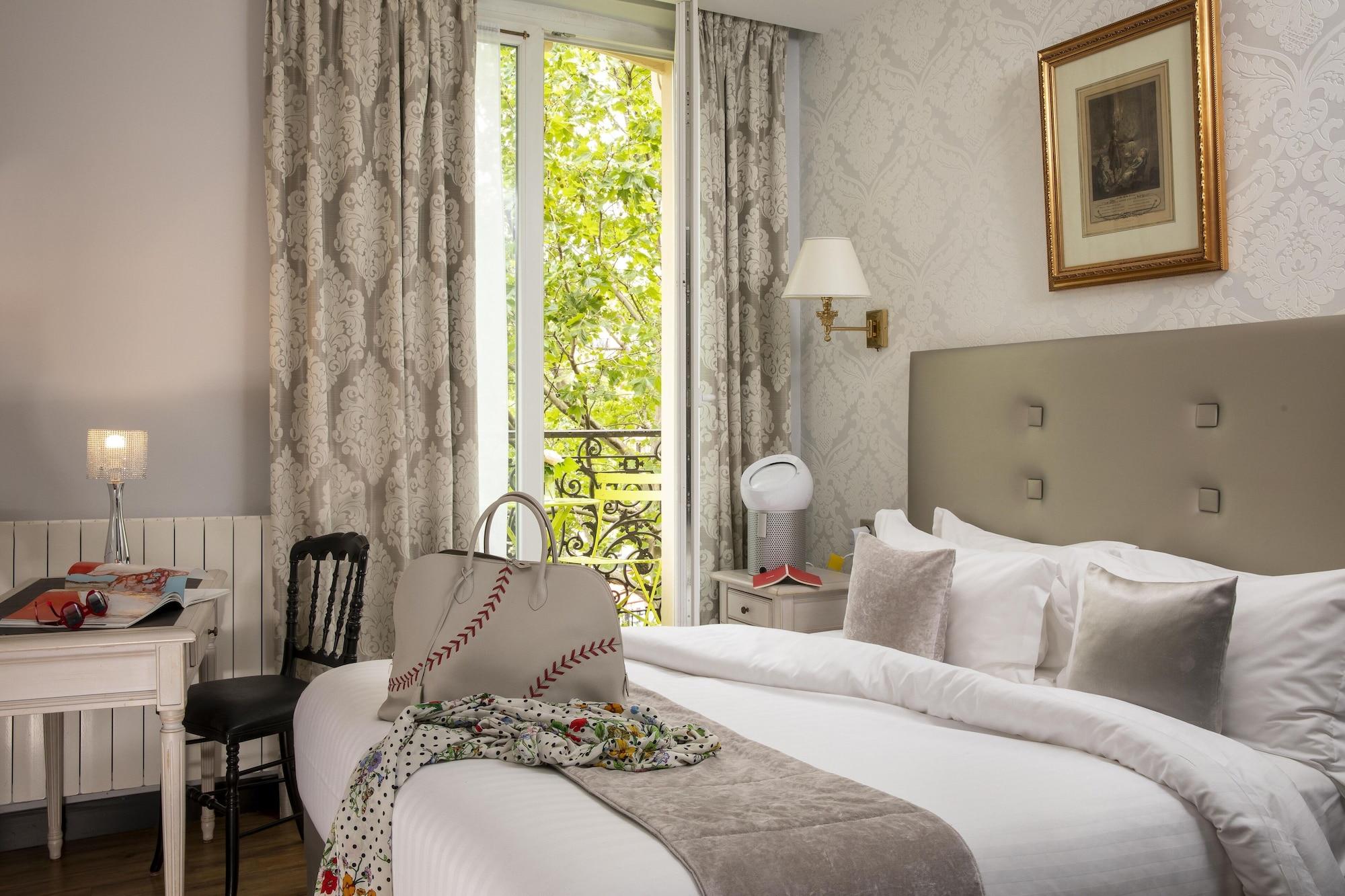 Plaza Elysees Hotel