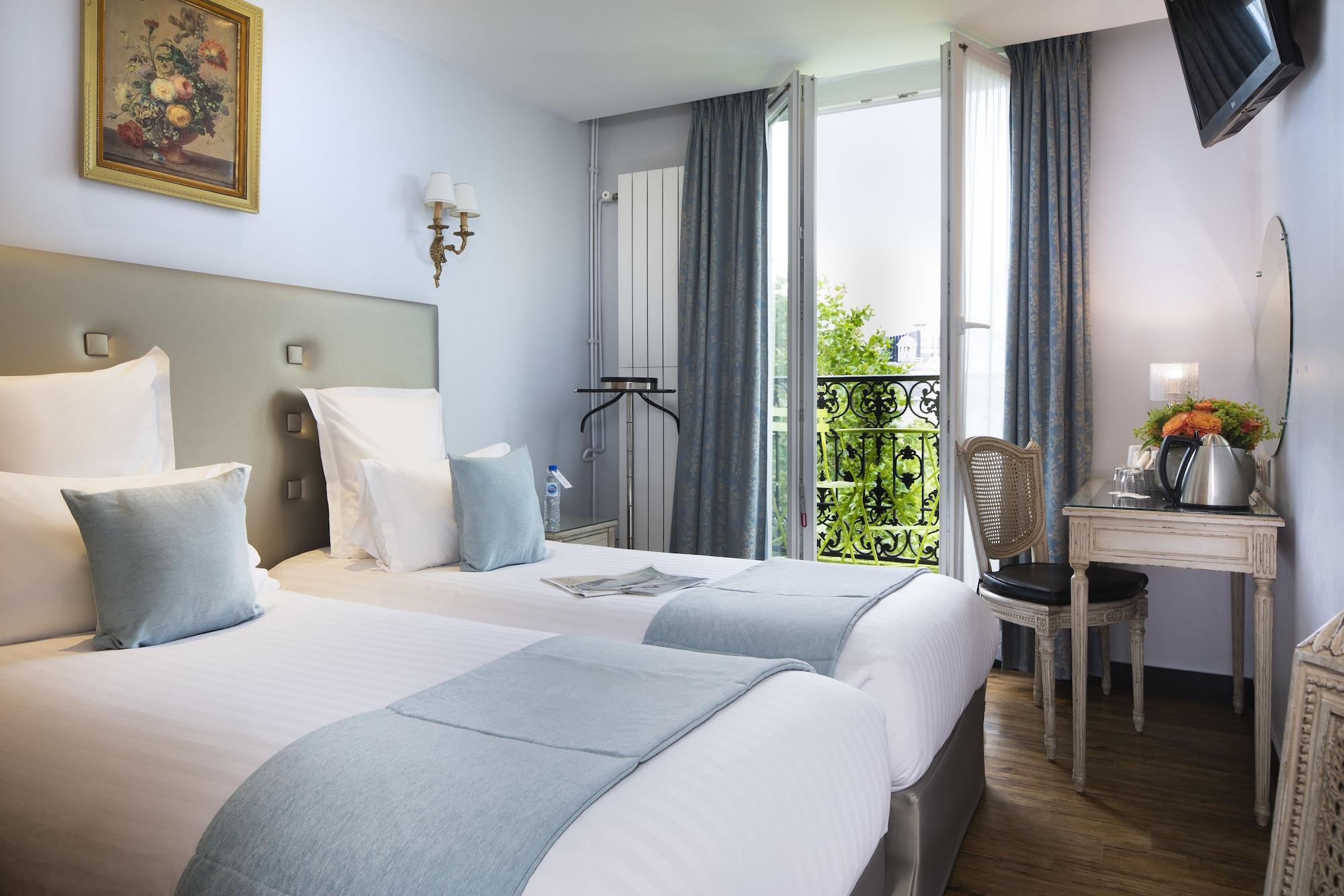 Hotel Plaza Elysees 4*