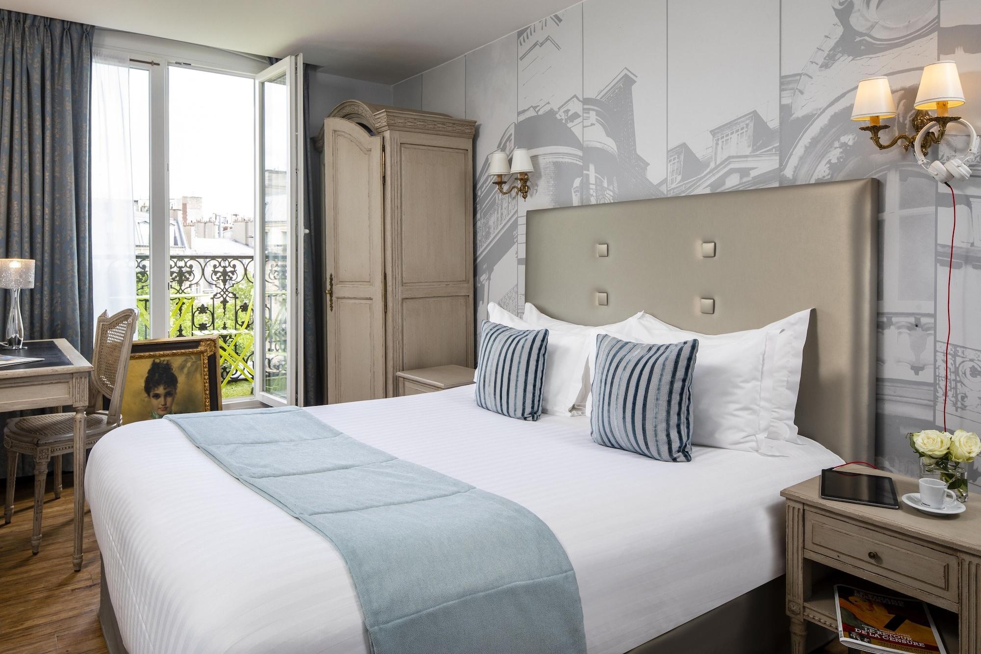 Hotel Plaza Elysees Paris