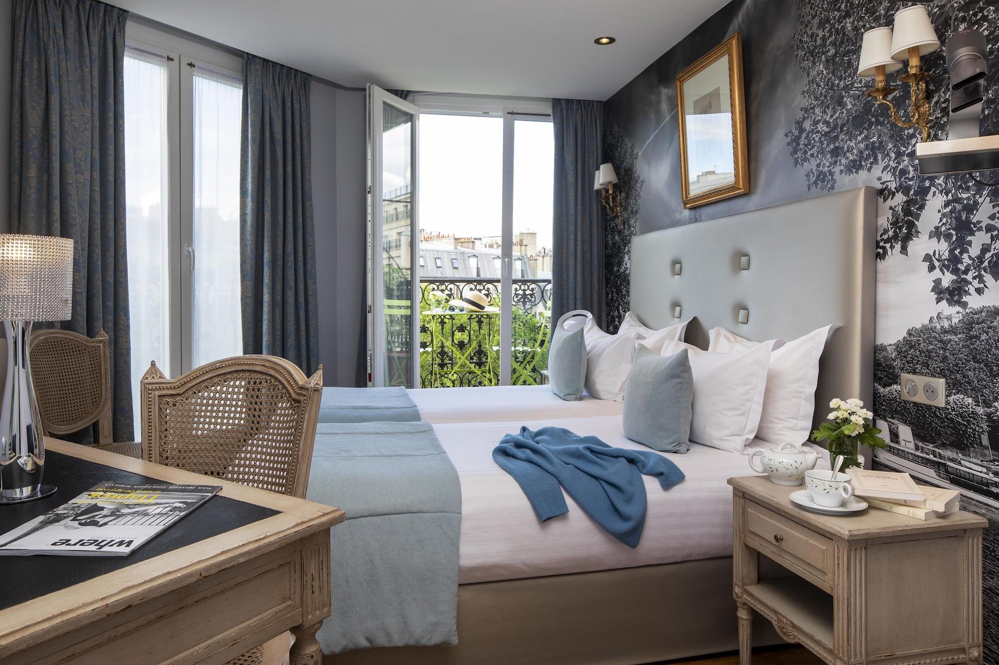 Plaza Elysees Hotel 4*