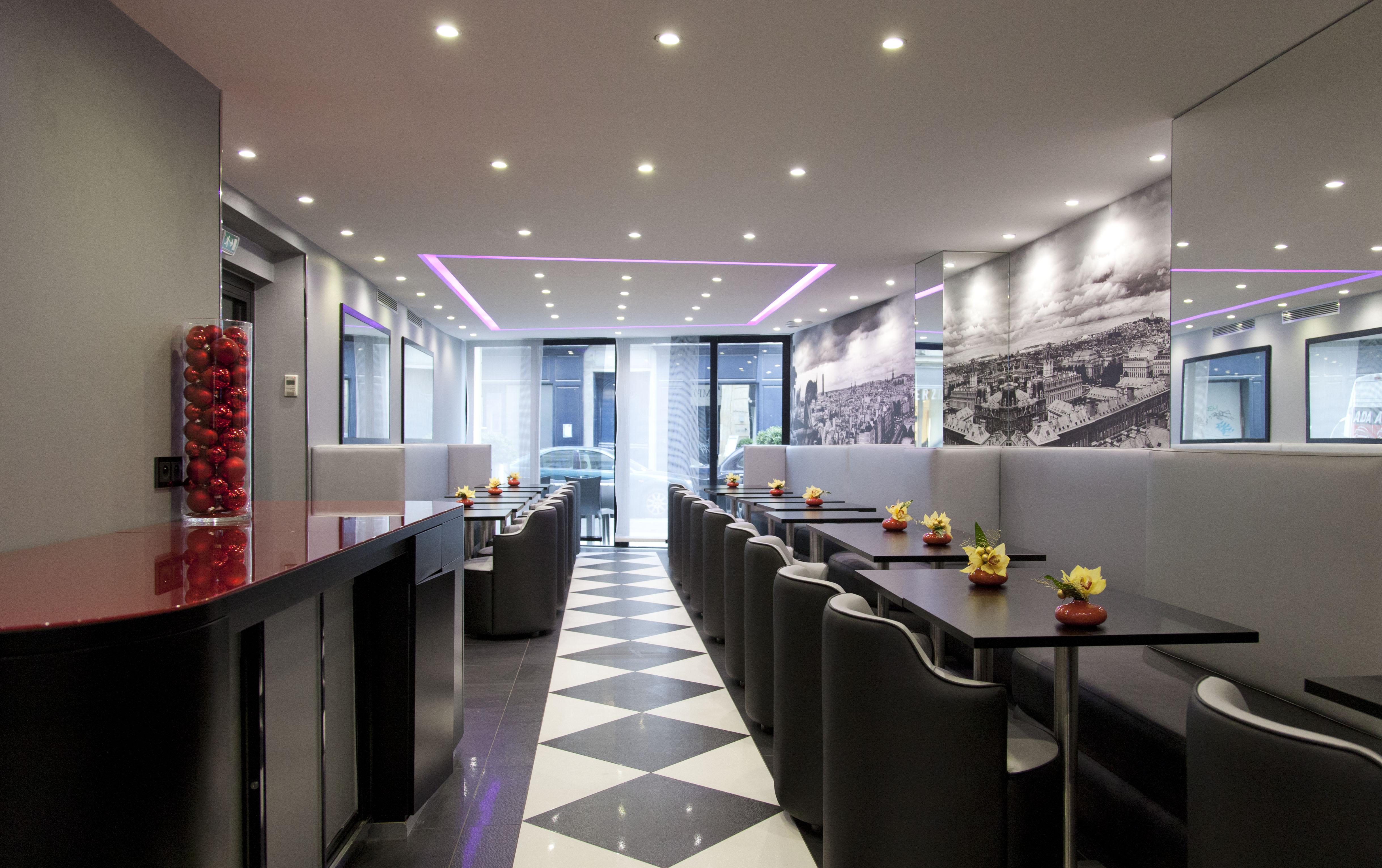 L'empire - Louvre Hotel