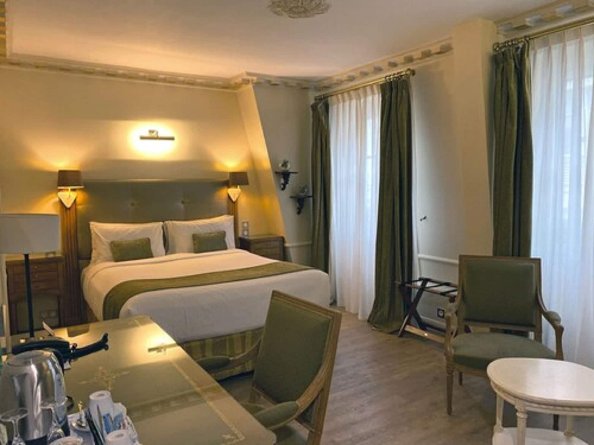 Gavarni Hotel 3*