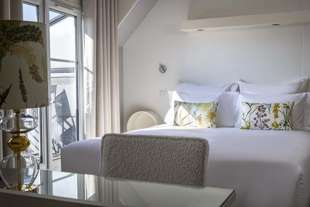 De Banville Hotel