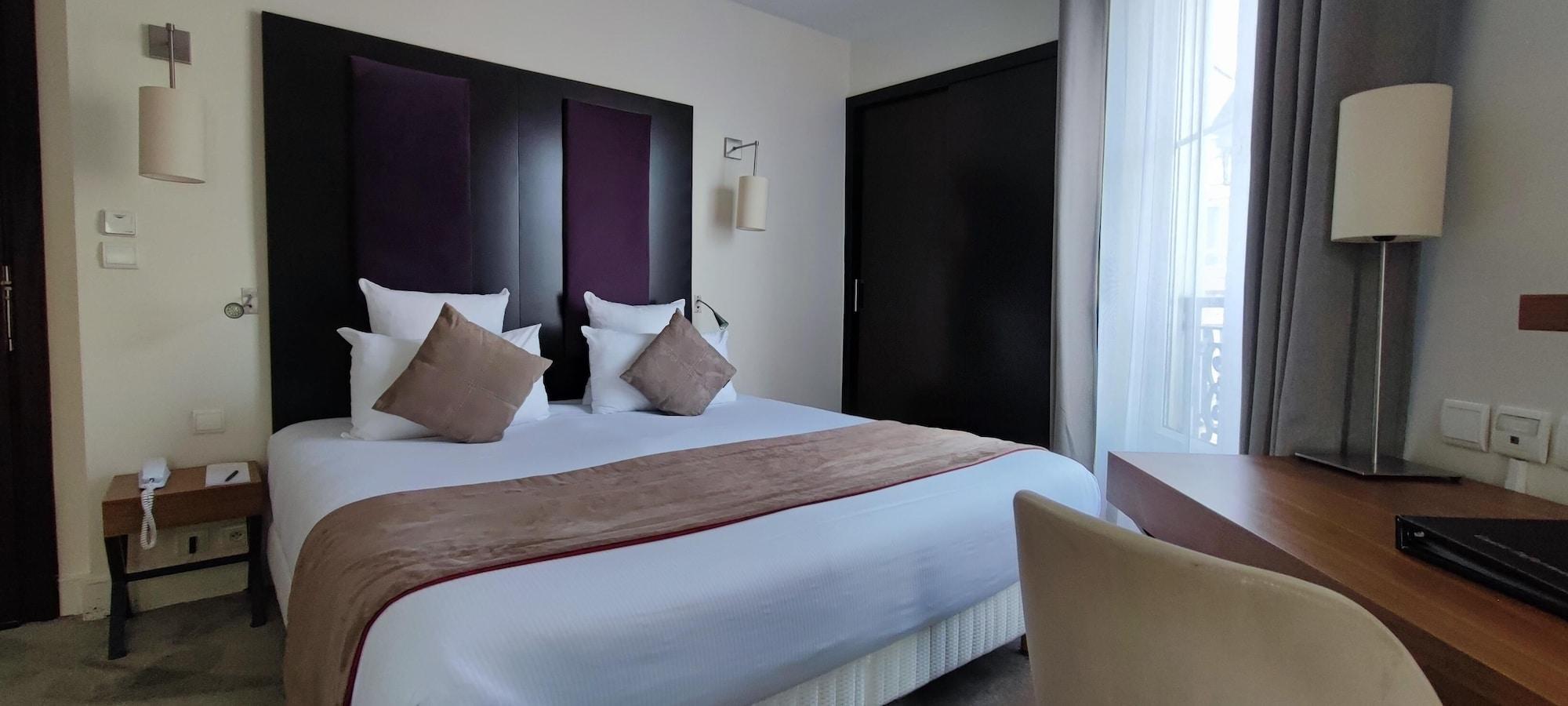 Elysées Bassano Hotel Paris