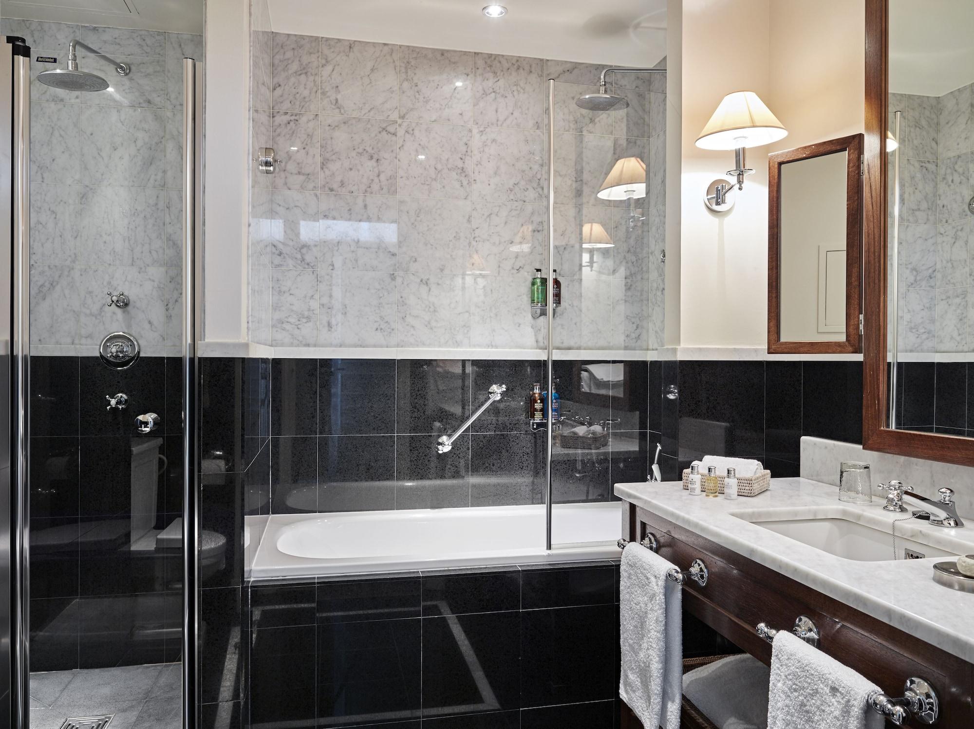 La Tremoille Hotel 3*