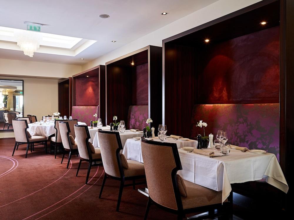 Hotel La Tremoille Paris