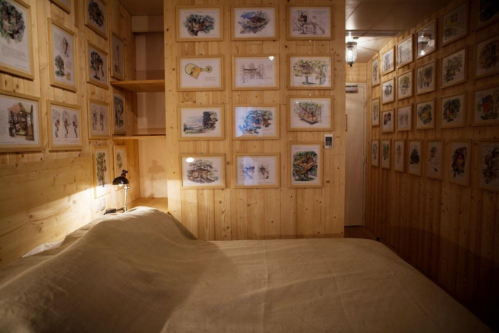 Edgar & Achille Hotel 3*
