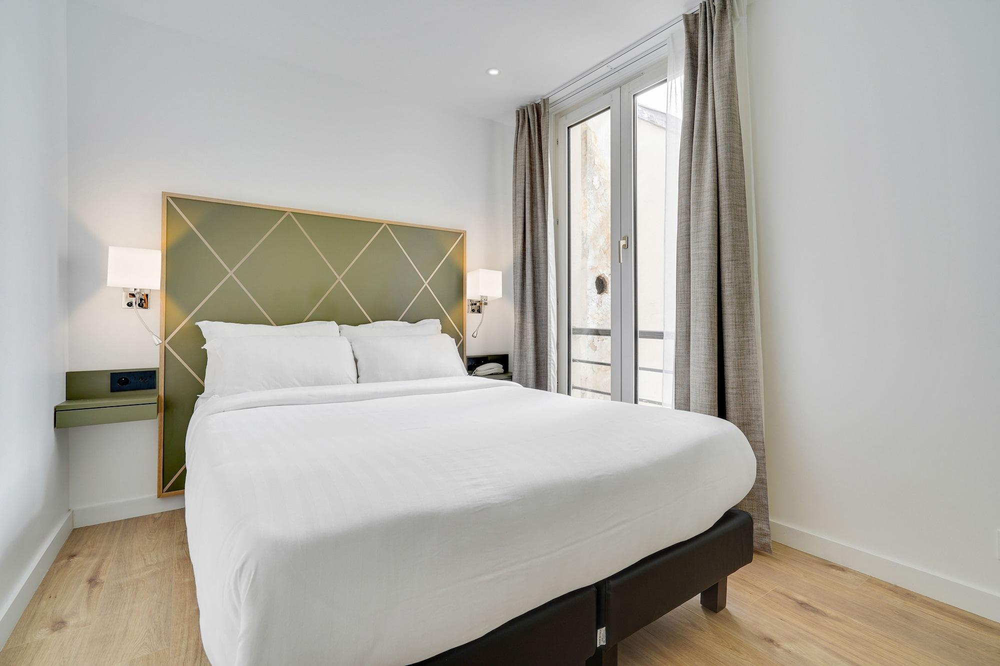 Hotel B Square