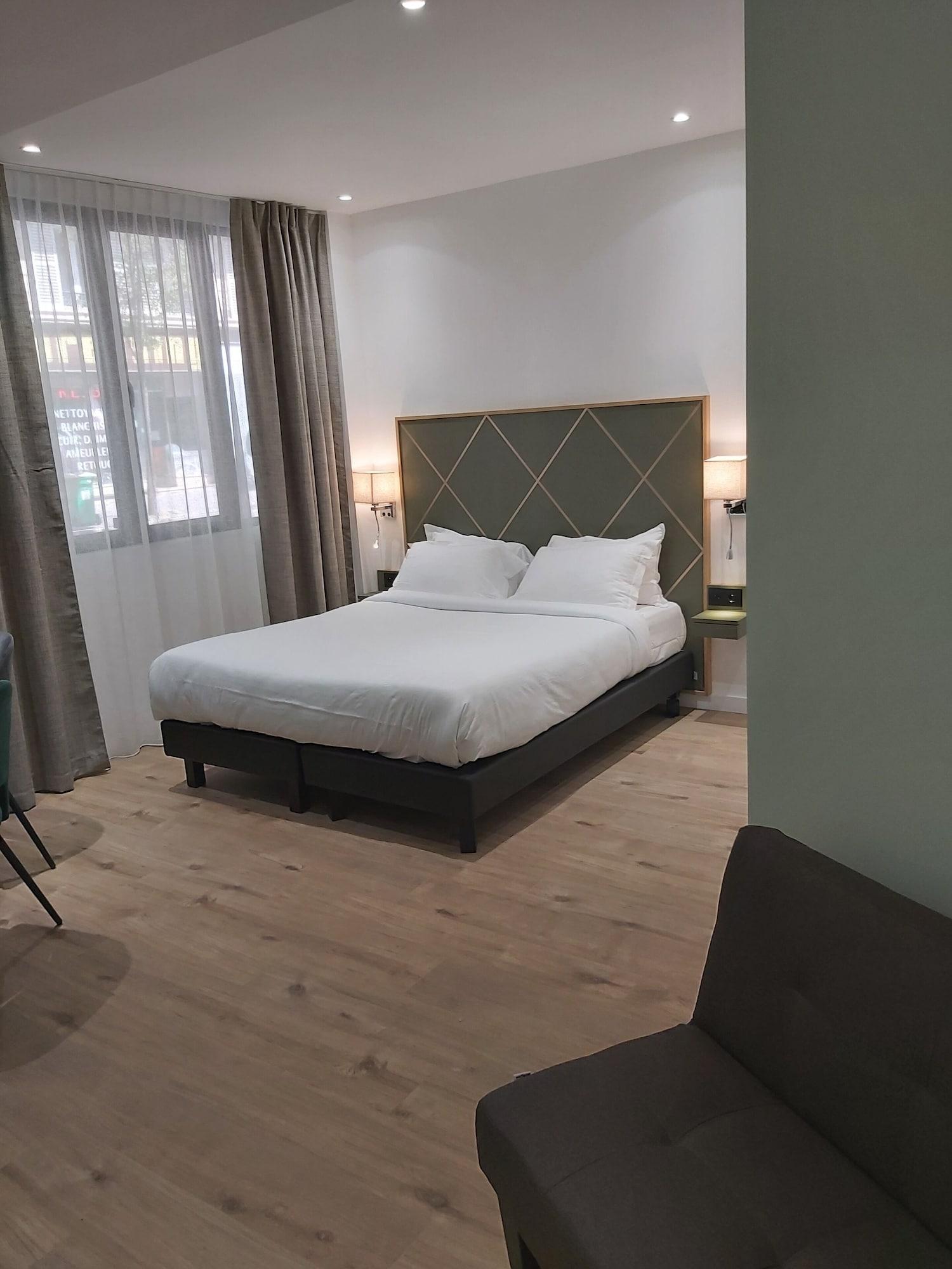 B Square 3* Paris