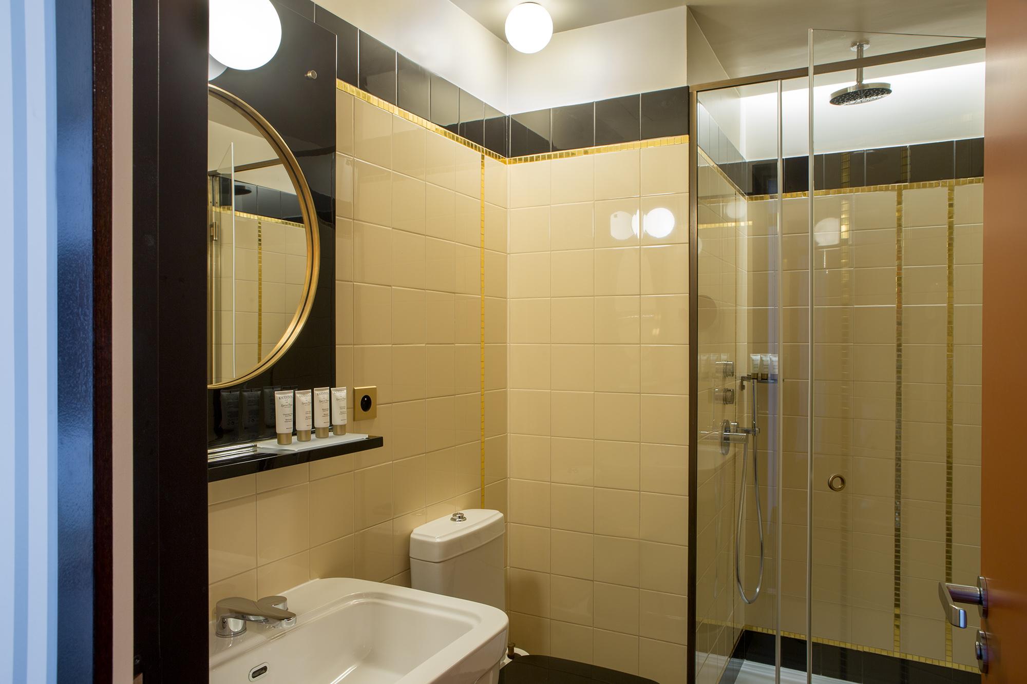 Hotel Du Rond-point Des Champs-elysees - Esprit De France