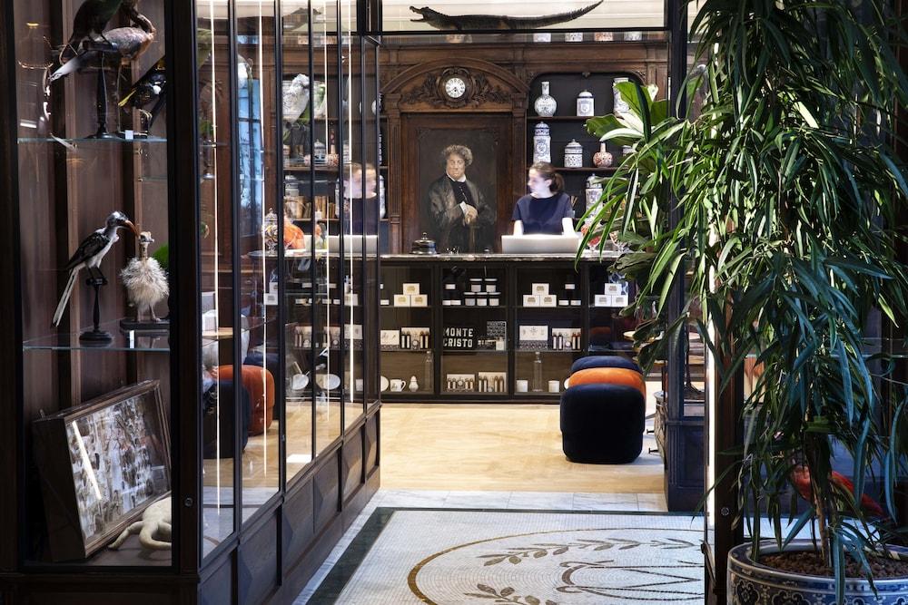 Montecristo 4* Paris