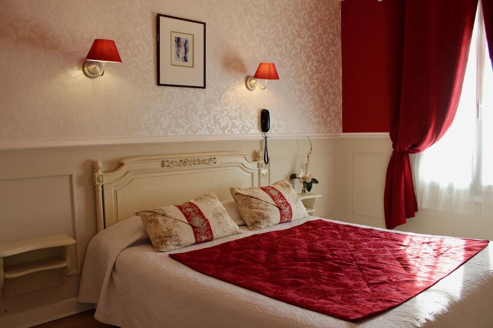 Chopin Hotel 2*