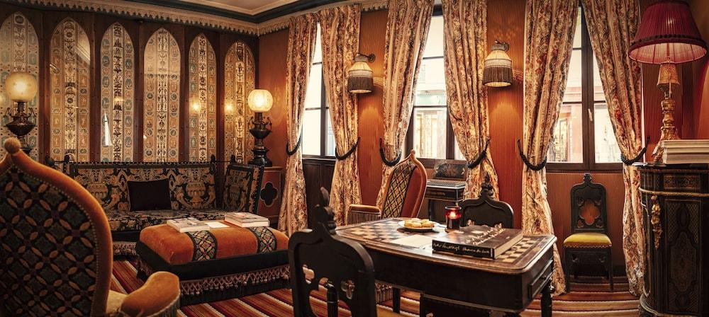 Hotel Du Bourg Tibourg