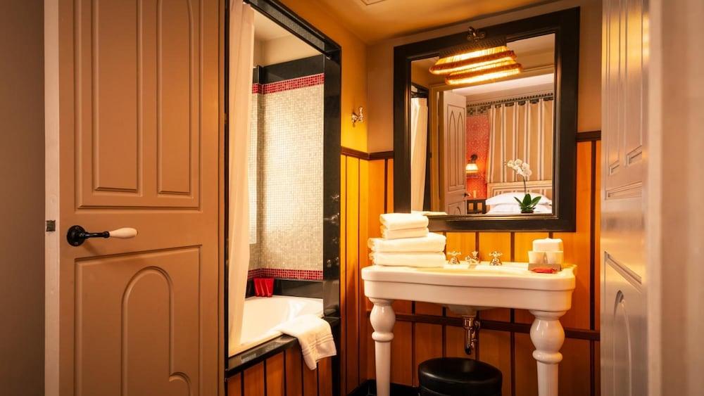 Du Bourg Tibourg Hotel 4*