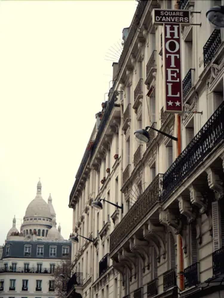 Du Square D'anvers 2*