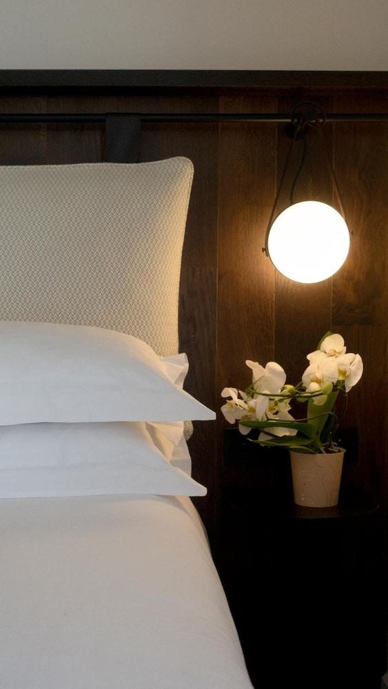 Hotel Du Bourg Tibourg Paris