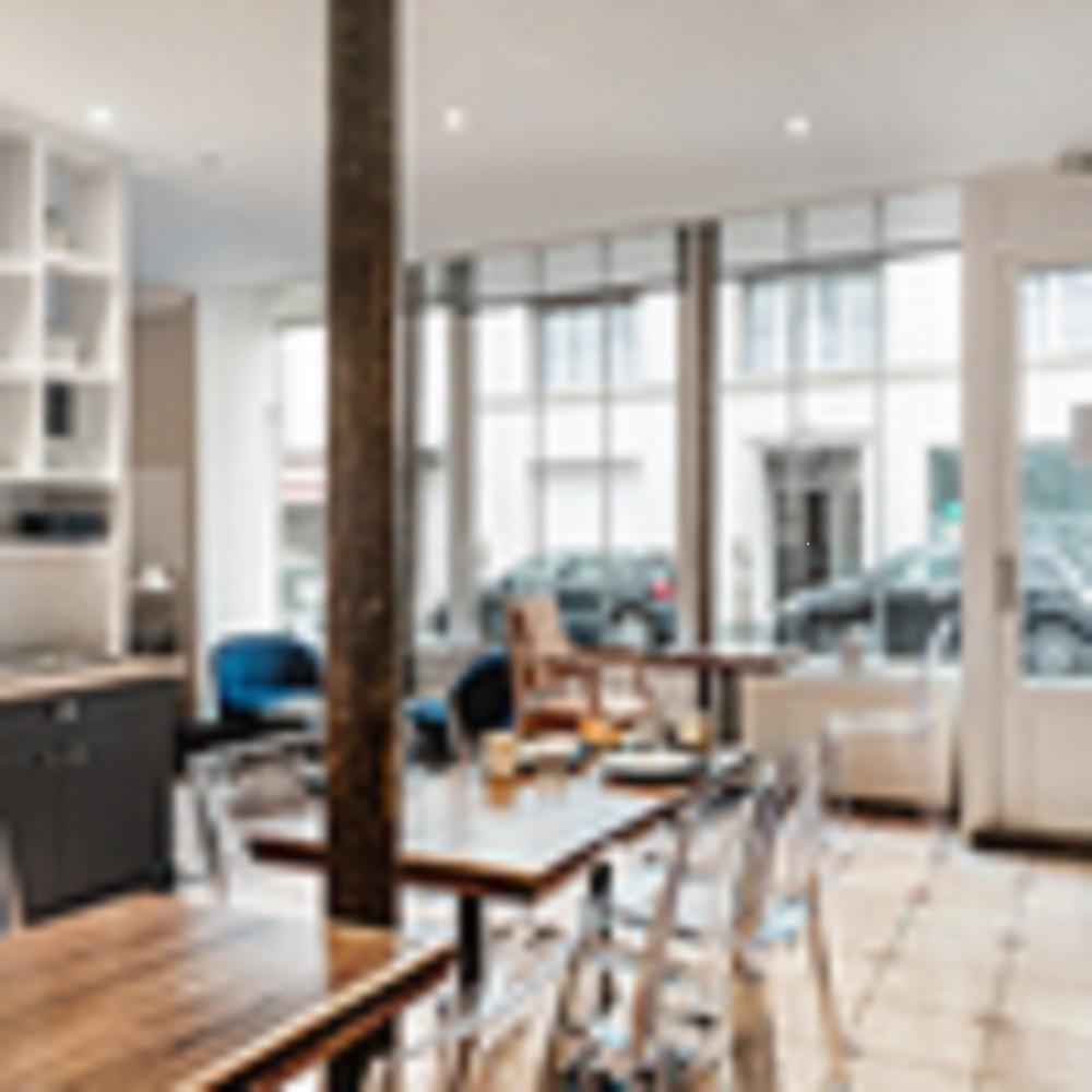Courcelles Mederic Hotel