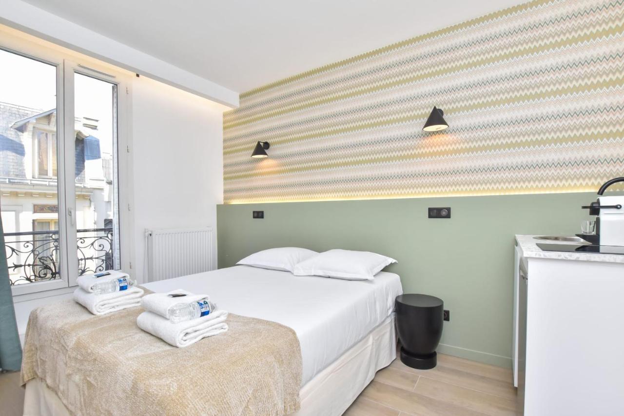 Cosy Bedroom - Tour Eiffel Champs De Mars Apartment Paris