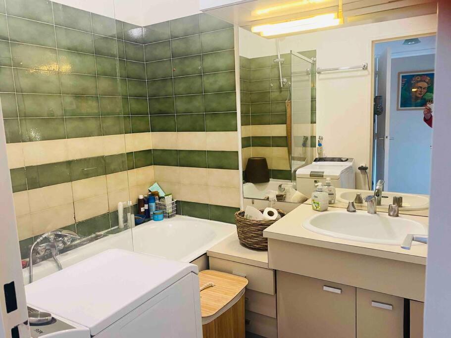Apartment Homestay Private Only, Spacious In A Lovely Central
